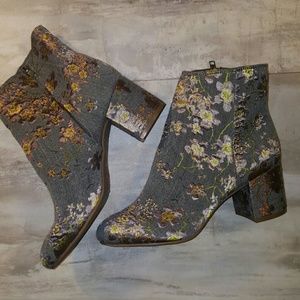 Zigi Soho ankle boot size 7.5. New without box.